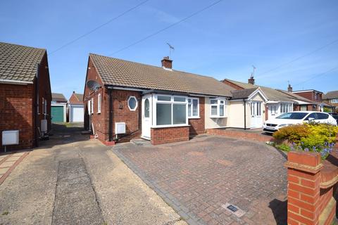2 bedroom semi-detached bungalow for sale, The Glen, Stanford-Le-Hope, SS17