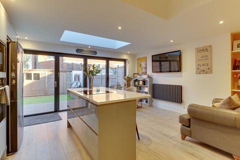 4 bedroom semi-detached house for sale - The Thicket, Southsea