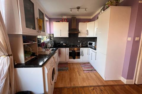 4 bedroom terraced house to rent, London SW16