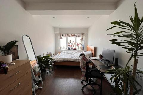 4 bedroom terraced house to rent, London E14