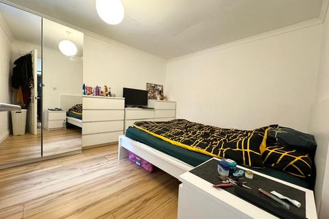 1 bedroom apartment to rent, 1a Peckham High Street, London SE15