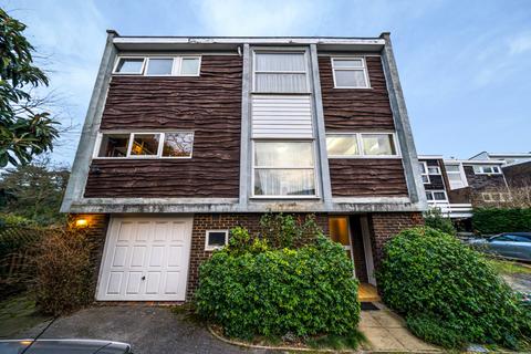 1 Morecoombe Close, Kingston Upon Thames, KT2 7JQ