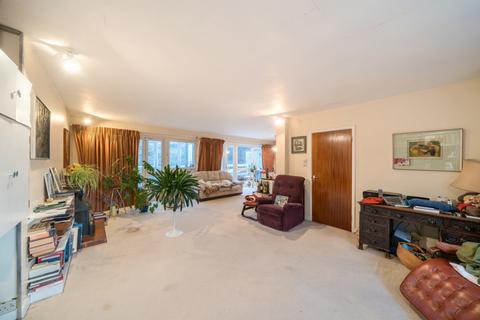1 Morecoombe Close, Kingston Upon Thames, KT2 7JQ