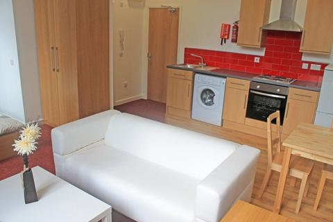 Studio to rent, Flat 13, Byron Works, 106 Lower Parliament Street, Nottingham, NG1 1EN