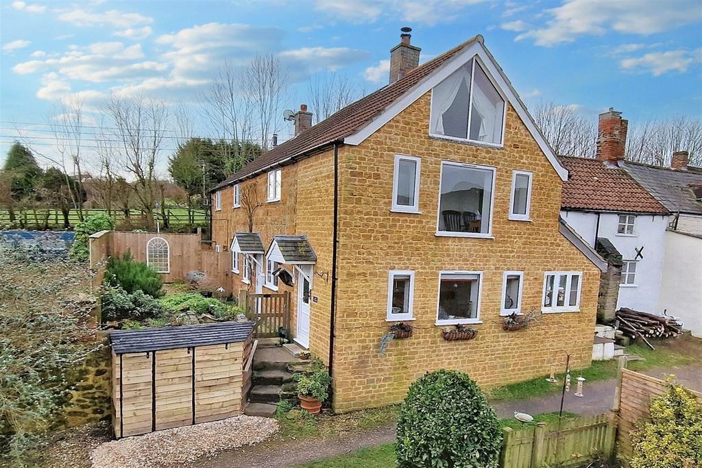 Bridport 3 bed semidetached house for sale £425,000