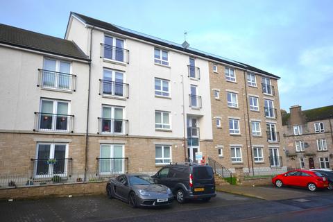 2 bedroom flat to rent, 2 Castlegate Avenue, Dumbarton, Dumbarton, G82 1AL