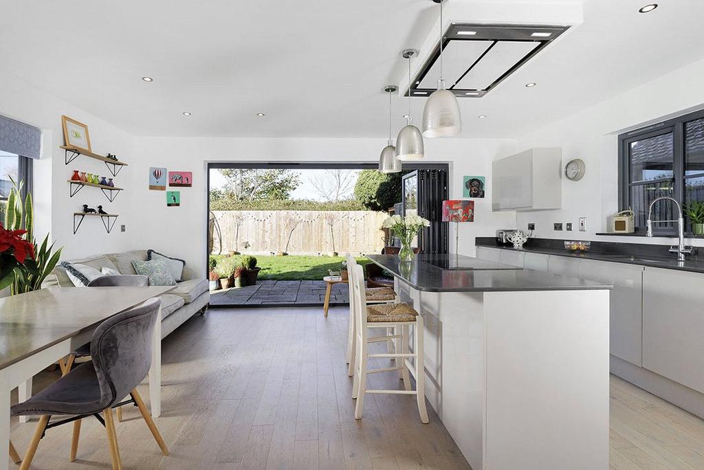 Kitchen/Dining