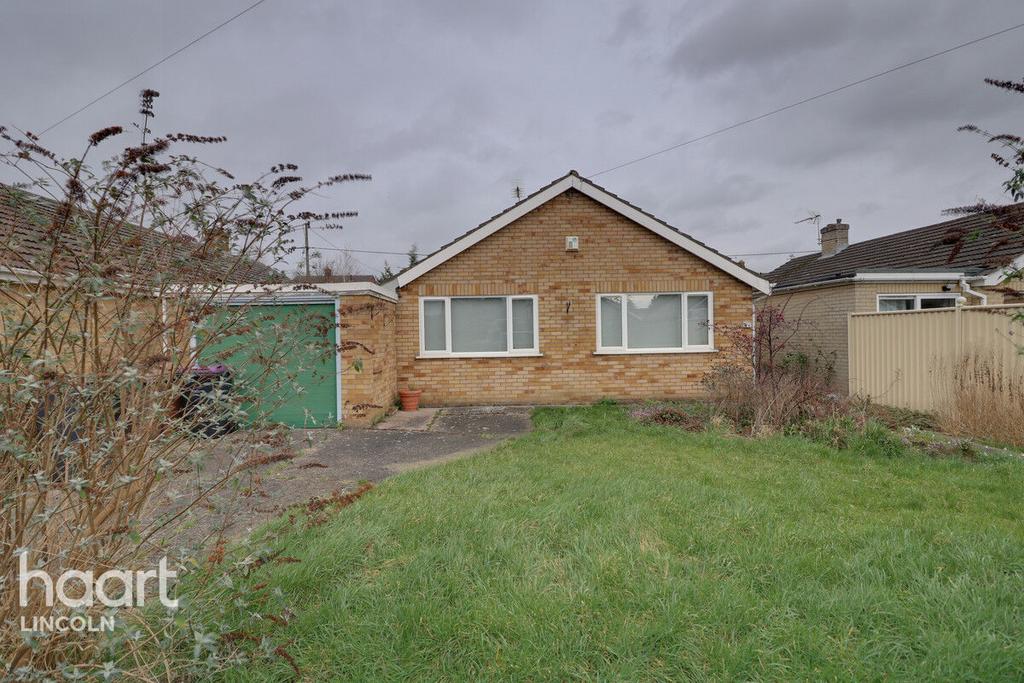 Londesborough Way, Metheringham 3 bed detached bungalow £190,000