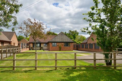 3 bedroom detached bungalow for sale, The Brambles Field Barn Lane Cropthorne WR10 3LY