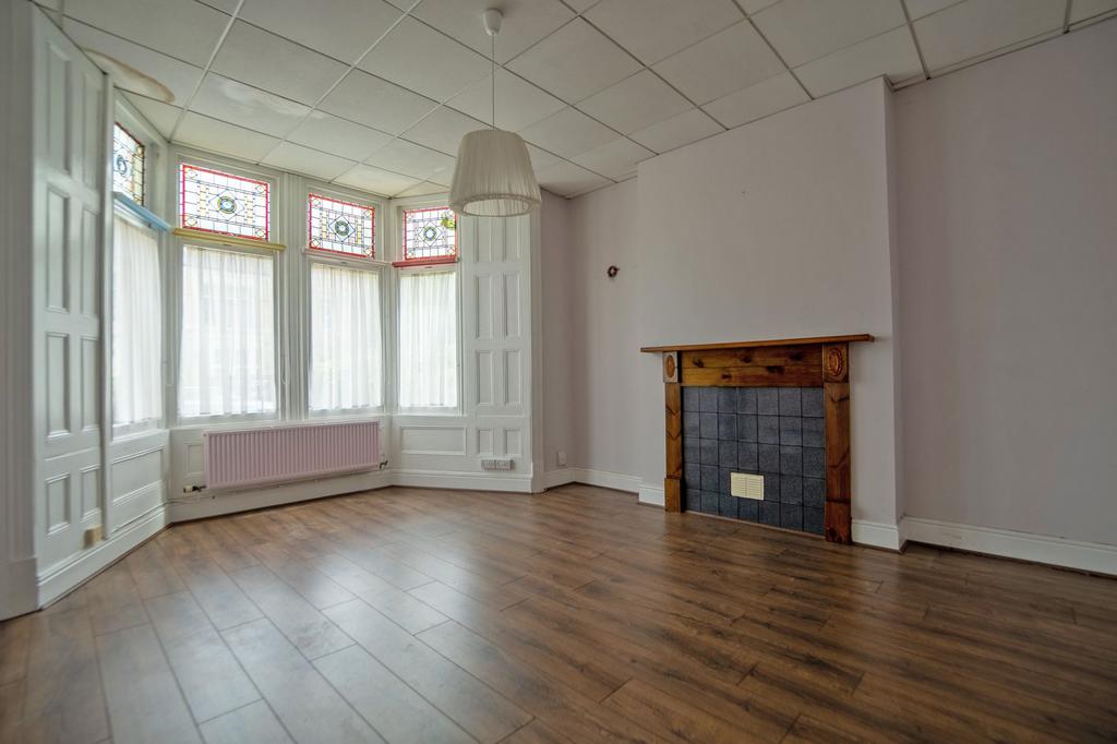 11 Bradenham Place, Penarth CF64 4 bed terraced house £525,000