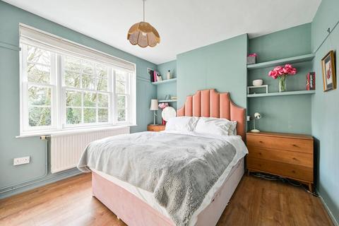2 bedroom flat to rent, Montgomery House, Hillcrest, Hillgate Village, London, N6