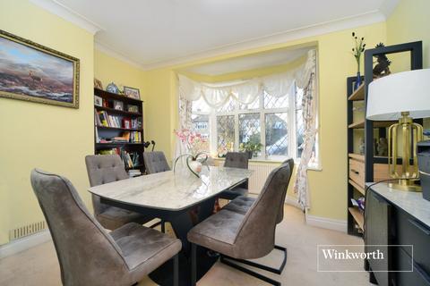 76 Bradstock Road, Epsom, KT17 2LQ