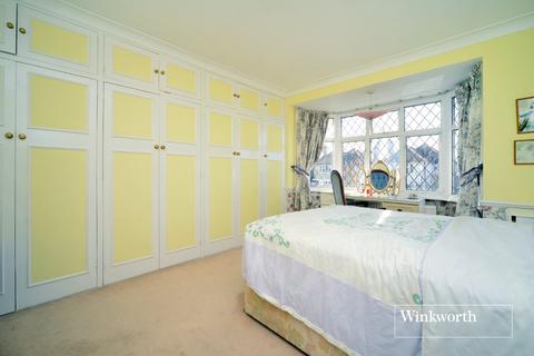 76 Bradstock Road, Epsom, KT17 2LQ