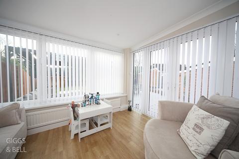 12 Collingtree, Luton, LU2 8HN