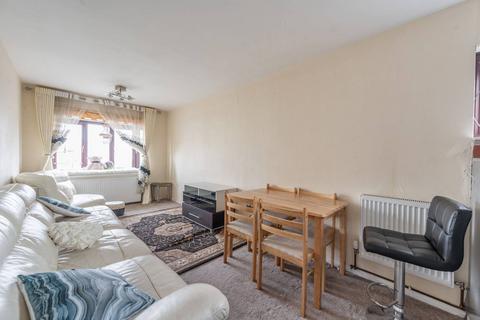1 bedroom flat to rent, Oakwood Court, Harrow, HA1