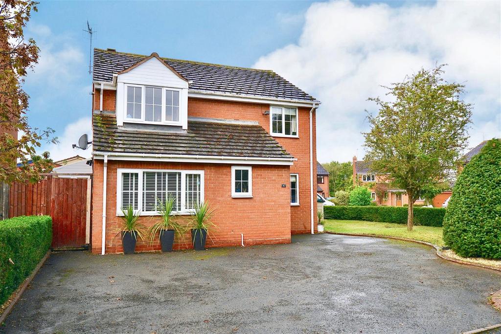 Cherry Close Offenham WR11 8SQ 4 bed detached house for sale £399,950