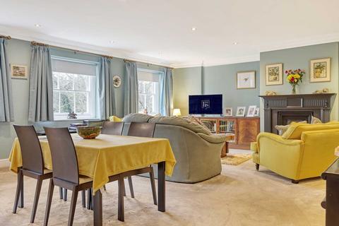2 bedroom flat for sale, Gilstead Hall, Brentwood CM14