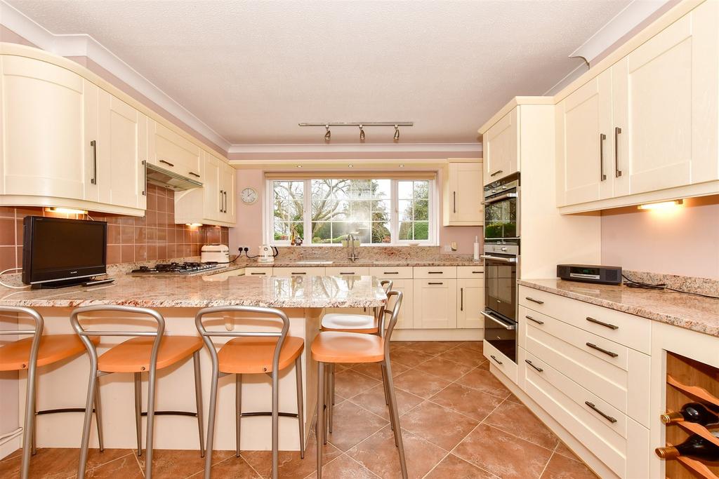 Kitchen/ Breakfast Room