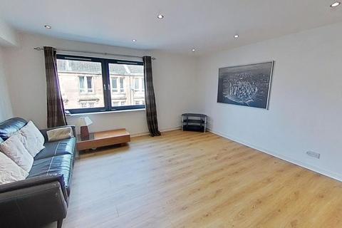 2 bedroom flat to rent, White Cart Court, Shawlands, Glasgow, G43