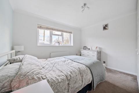 4 Copthorne Close, Shepperton, TW17 9EW