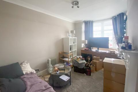 2 bedroom terraced house to rent, Hutton Grove, London, N12 8DR