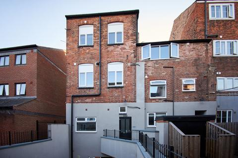4 bedroom apartment to rent, Flat 10a, 136 North Sherwood Street, Nottingham, NG1 4EF