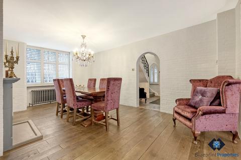 Warlies Lodge Horseshoe Hill, Waltham Abbey, EN9 3SL