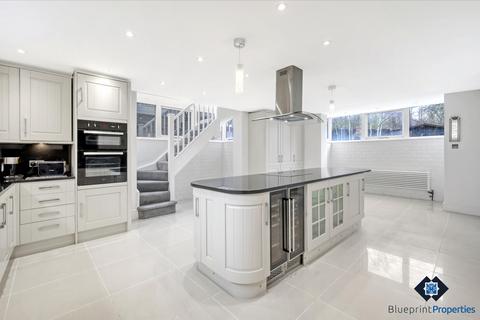 Warlies Lodge Horseshoe Hill, Waltham Abbey, EN9 3SL