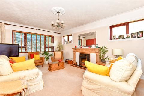 3 bedroom detached house for sale, Orchard Close, Horndean, Waterlooville, Hampshire