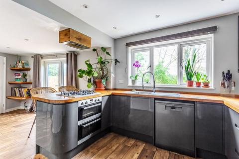 4 Broad Oak Close, Tunbridge Wells, TN2 5UF