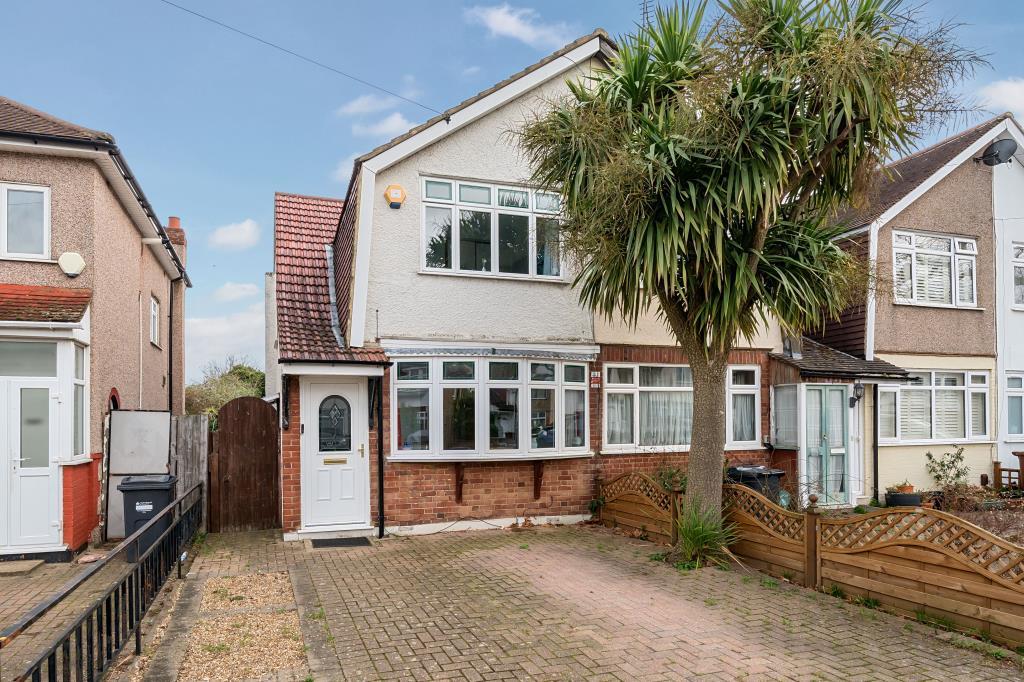 Feltham, Hounslow, TW14 2 bed end of terrace house for sale £450,000
