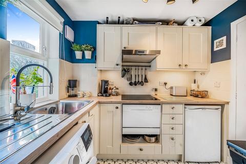 Flat J, 2 Transom Close, London, SE16 7FH