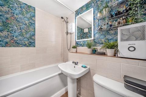 Flat J, 2 Transom Close, London, SE16 7FH