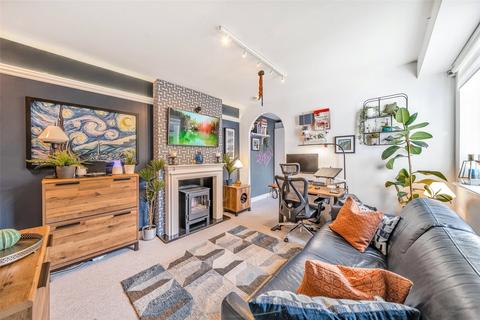 Flat J, 2 Transom Close, London, SE16 7FH