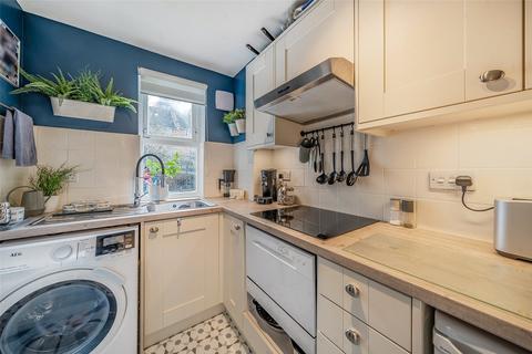 Flat J, 2 Transom Close, London, SE16 7FH