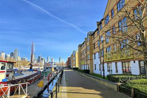 Flat J, 2 Transom Close, London, SE16 7FH