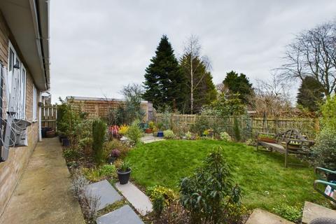 3 bedroom detached bungalow for sale - Londesborough Road, Hutton Cranswick, YO25 9PL