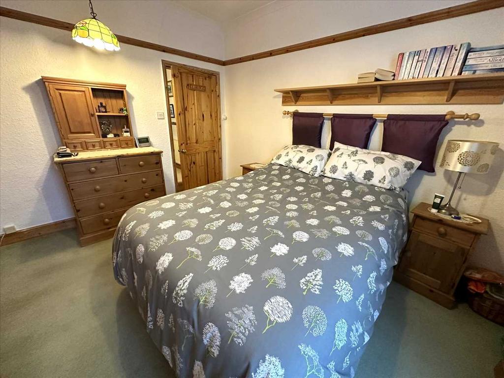 Bedroom (front)