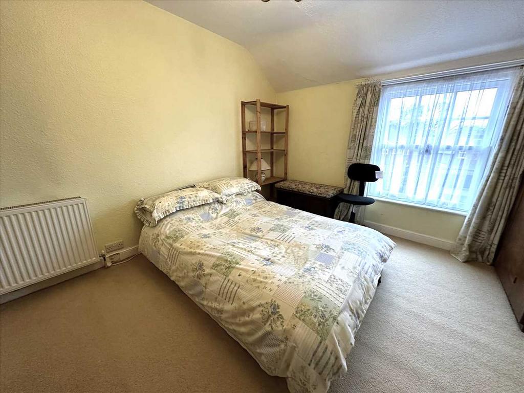 Bedroom (front)