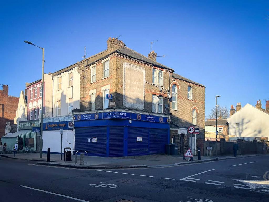 136 High Road, East Finchley, London, N2 9ED Retail property (high