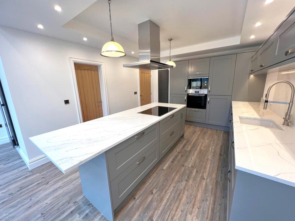 Dronsfield Road, Fleetwood FY7 3 bed semidetached house for sale £