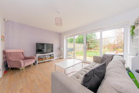 5 bedroom townhouse for sale, Willow Road, Soothill, Batley