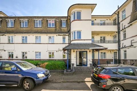 2 bedroom flat for sale - 12A Park Close, Kingston Upon Tames, London, KT2 6DW