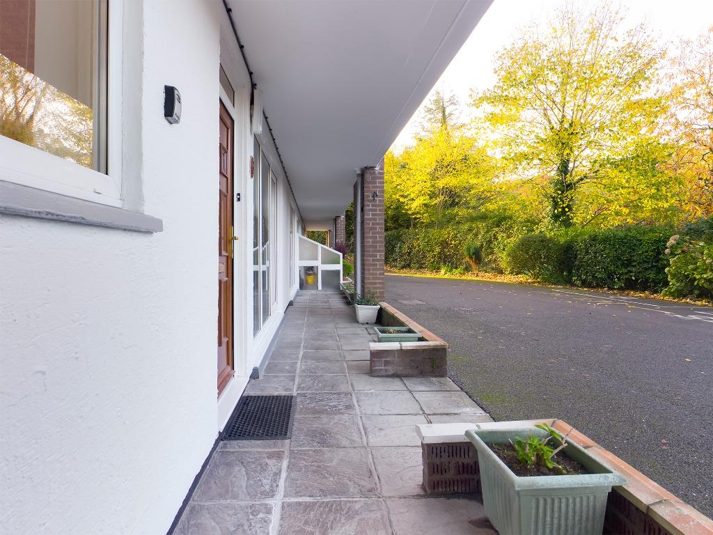 Langland Road, Mumbles, Swansea, SA3 1 bed flat for sale £210,000