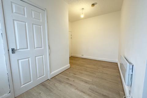 1 bedroom terraced house to rent, Charlton Road, Leeds, West Yorkshire