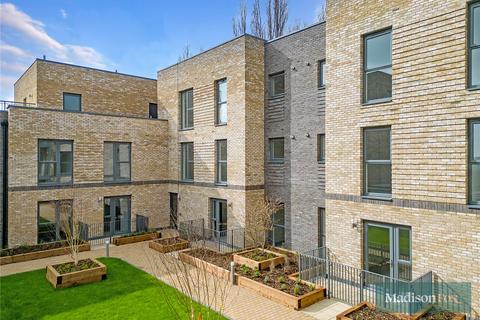1 bedroom apartment to rent, Luctons Close, Essex IG10