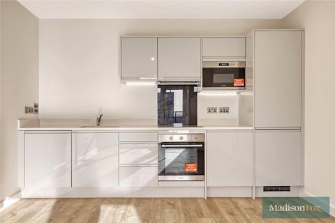1 bedroom apartment to rent, Luctons Close, Essex IG10