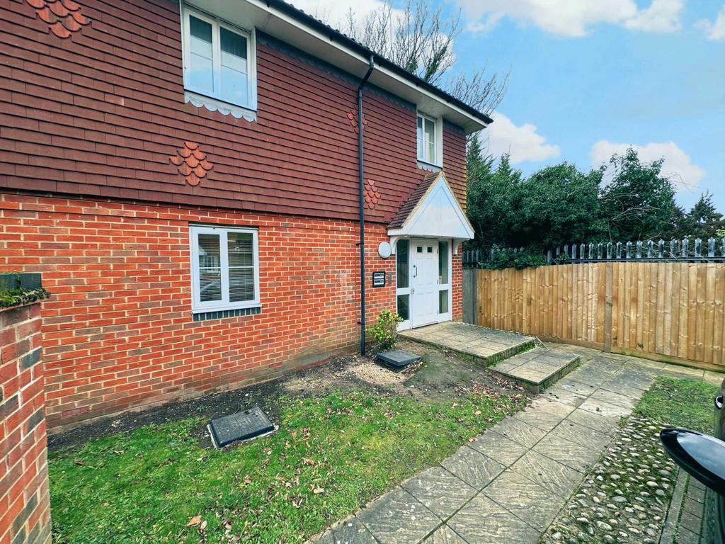 Kiln Way, Dunstable LU5 2 bed flat for sale £190,000