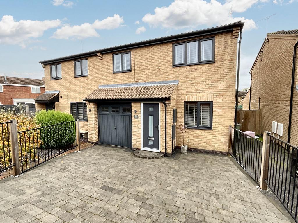 Wigston, Wigston LE18 3 bed semidetached house for sale £250,000