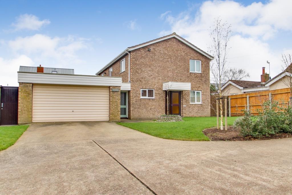 Hayes, Fayrefield Road, Melton, Woodbridge 3 bed detached house for